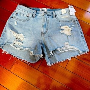 Brand new Abercrombie boyfriend shorts!
